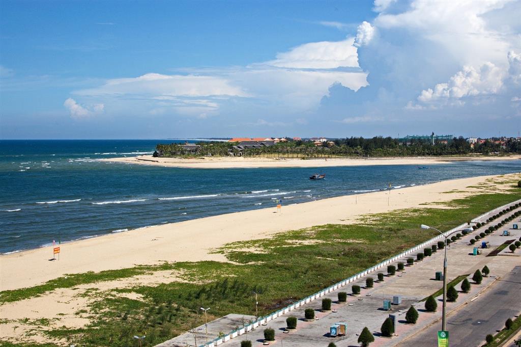 Biển Nhật Lệ Biển Nhật Lệ